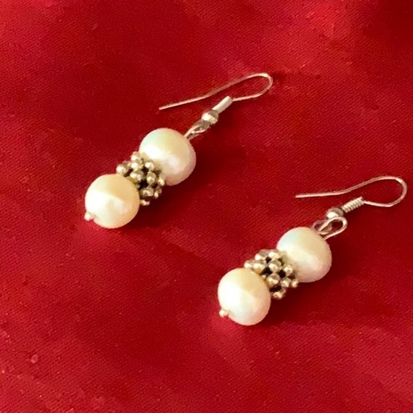 6/$20 Beaded earrings - Picture 2 of 2